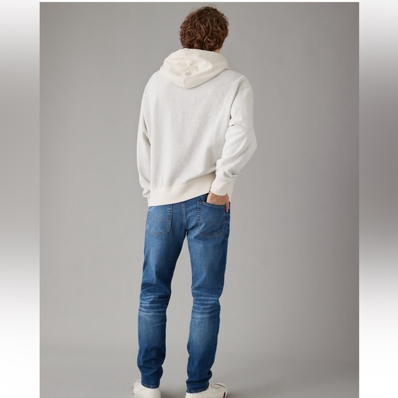 American Eagle  🦅  AirFlex + Ultra Soft Athletic Fit Jean - Picture 2 of 15